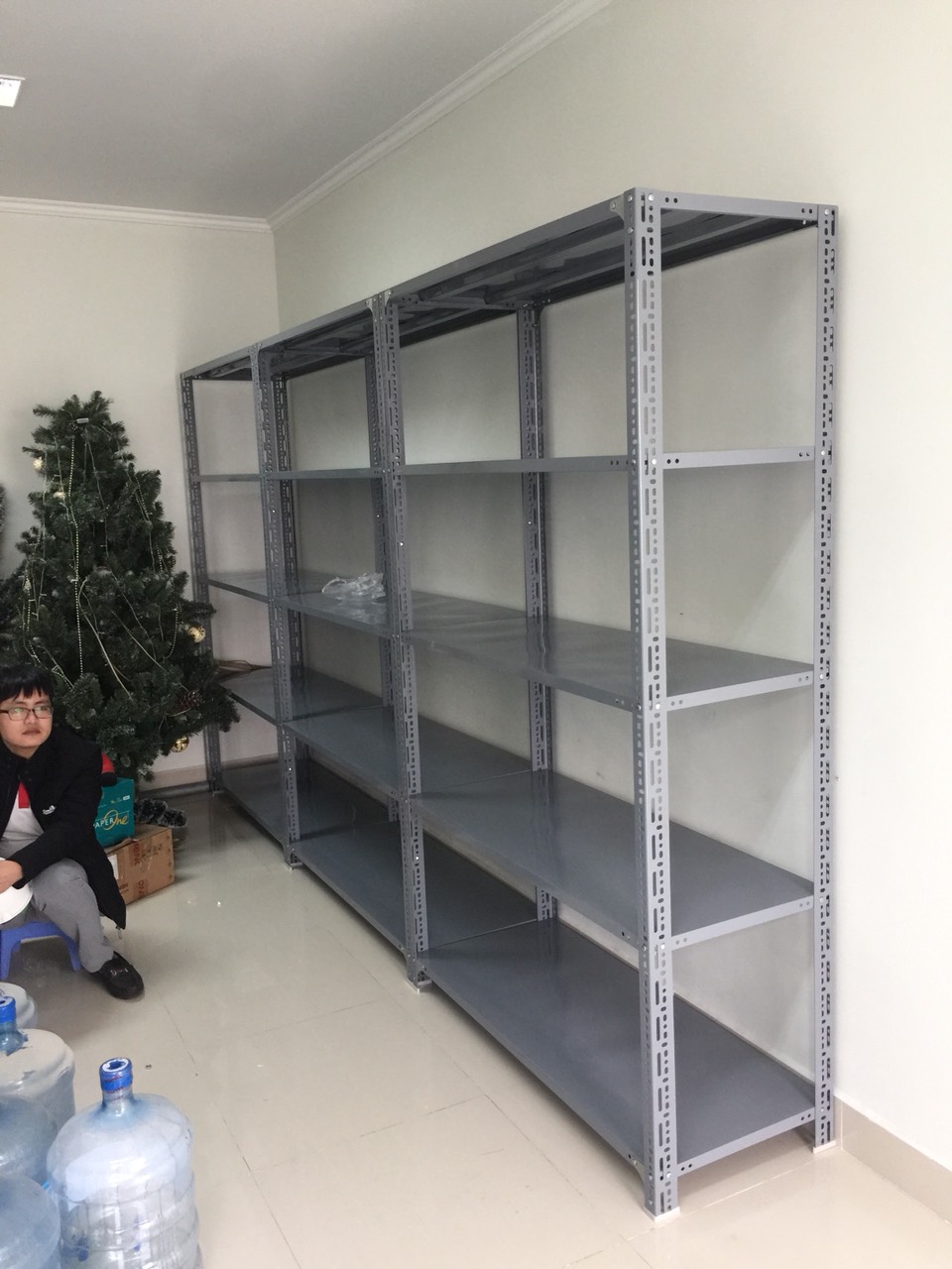 Sản phẩm ứng dụng kệ V lỗ 98