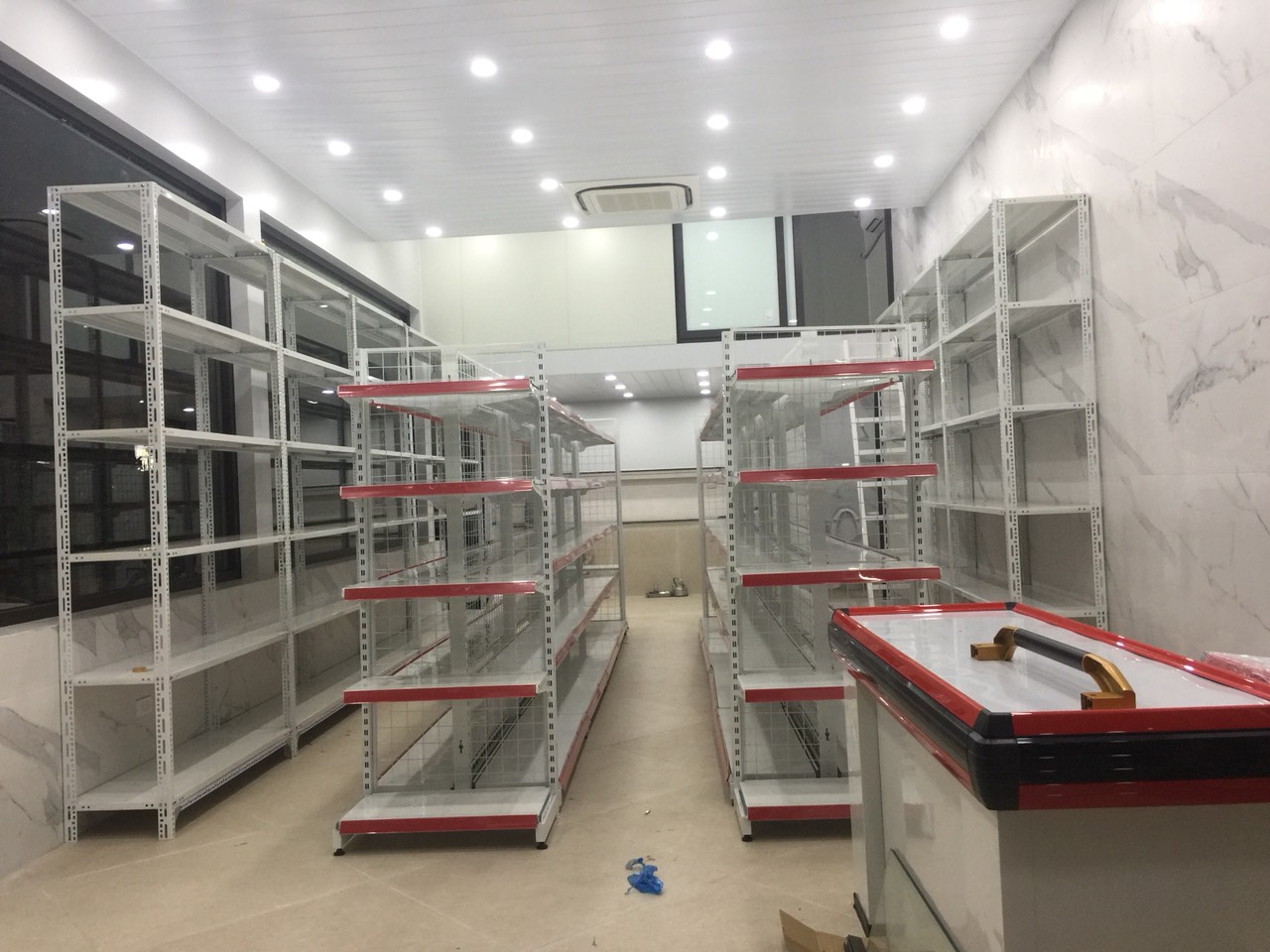 Ứng dụng kệ siêu thị