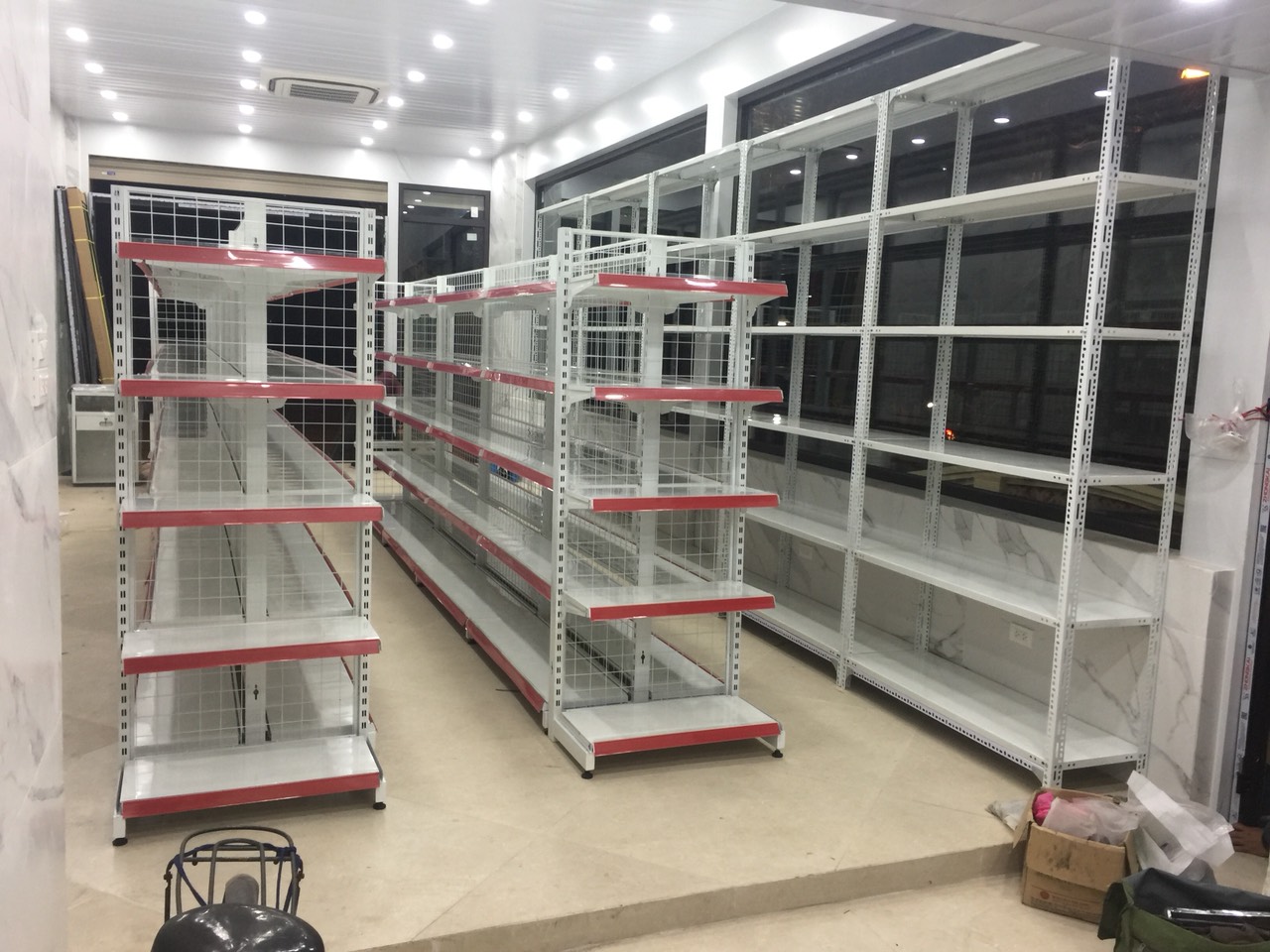 Ứng dụng kệ siêu thị 94